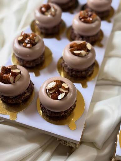 Mignardises dorées aux amandes